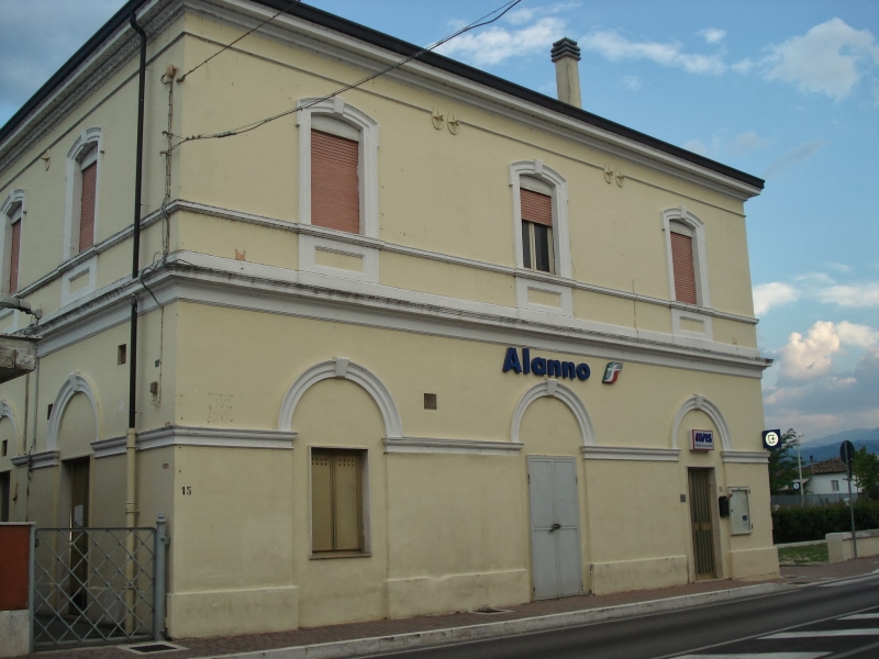 stazione-alanno.jpg