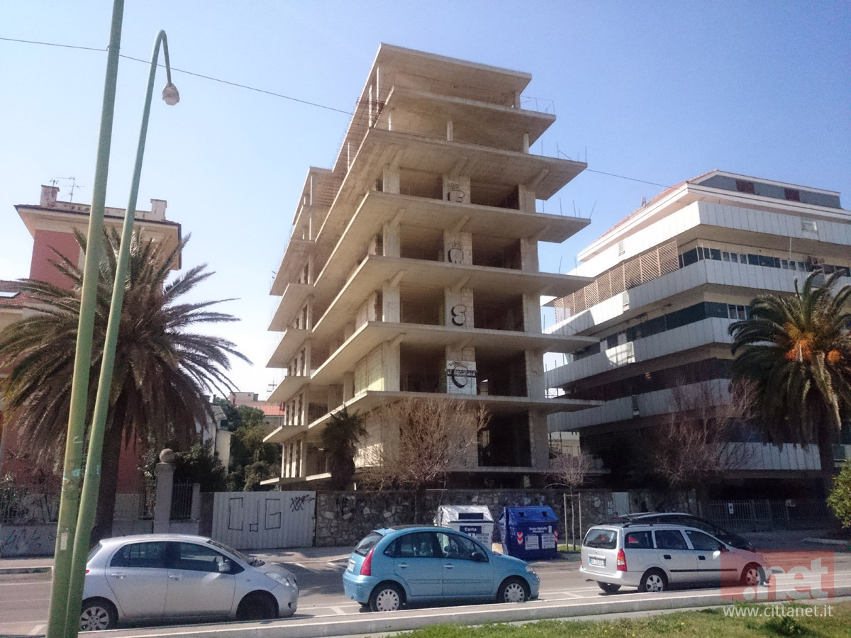 ecomostro-lungomare-3.jpg