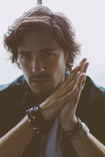 Jack-Savoretti_b.jpg