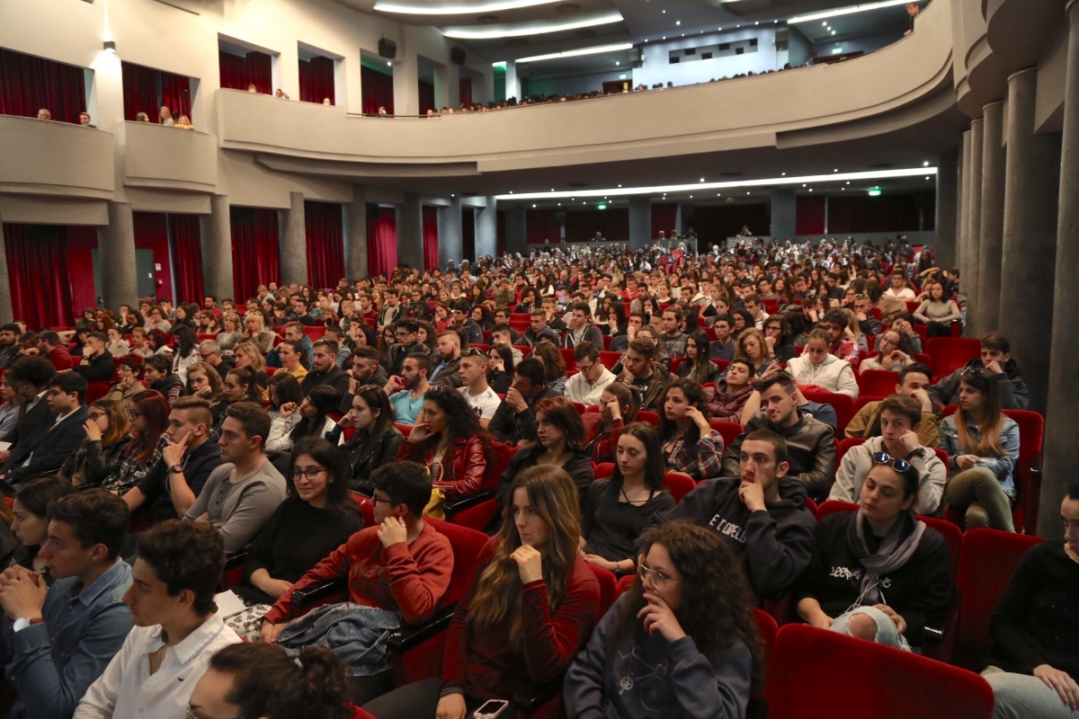 consegna-costituzione-18enni.jpg