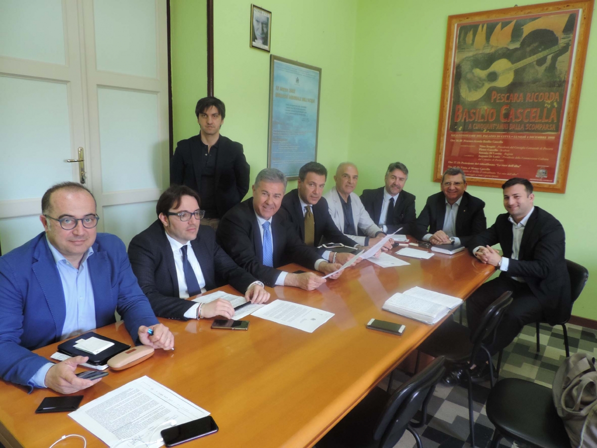 Foto-conferenza-stampa-mercatino-etnico.jpg