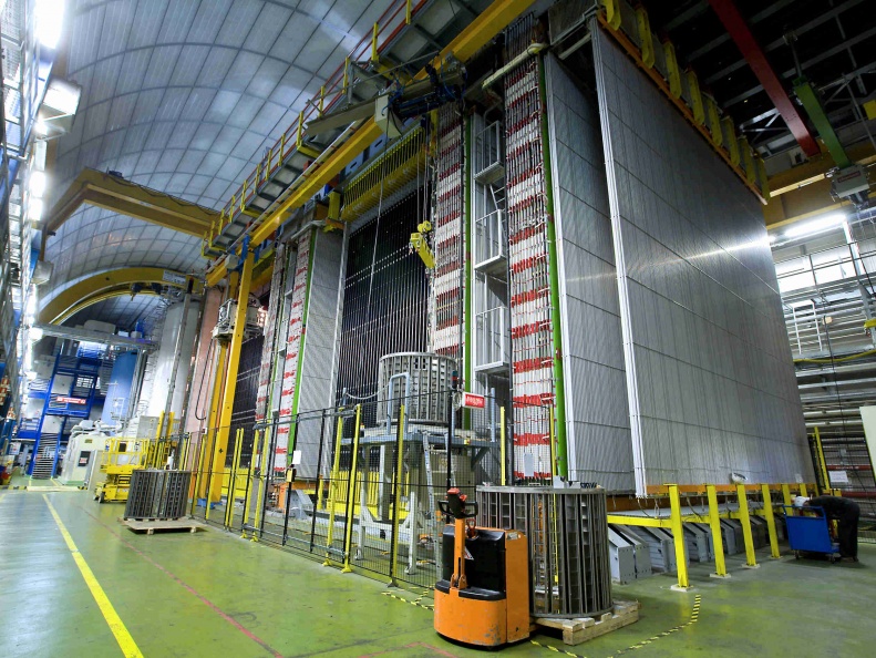 laboratori-gran-sasso.jpg
