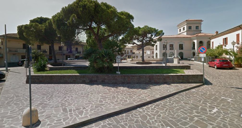 piazza-calabresi-montesilvano.JPG