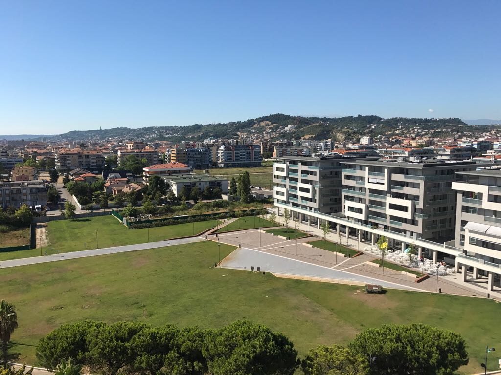 piazza-nuova-montesilvano.JPG