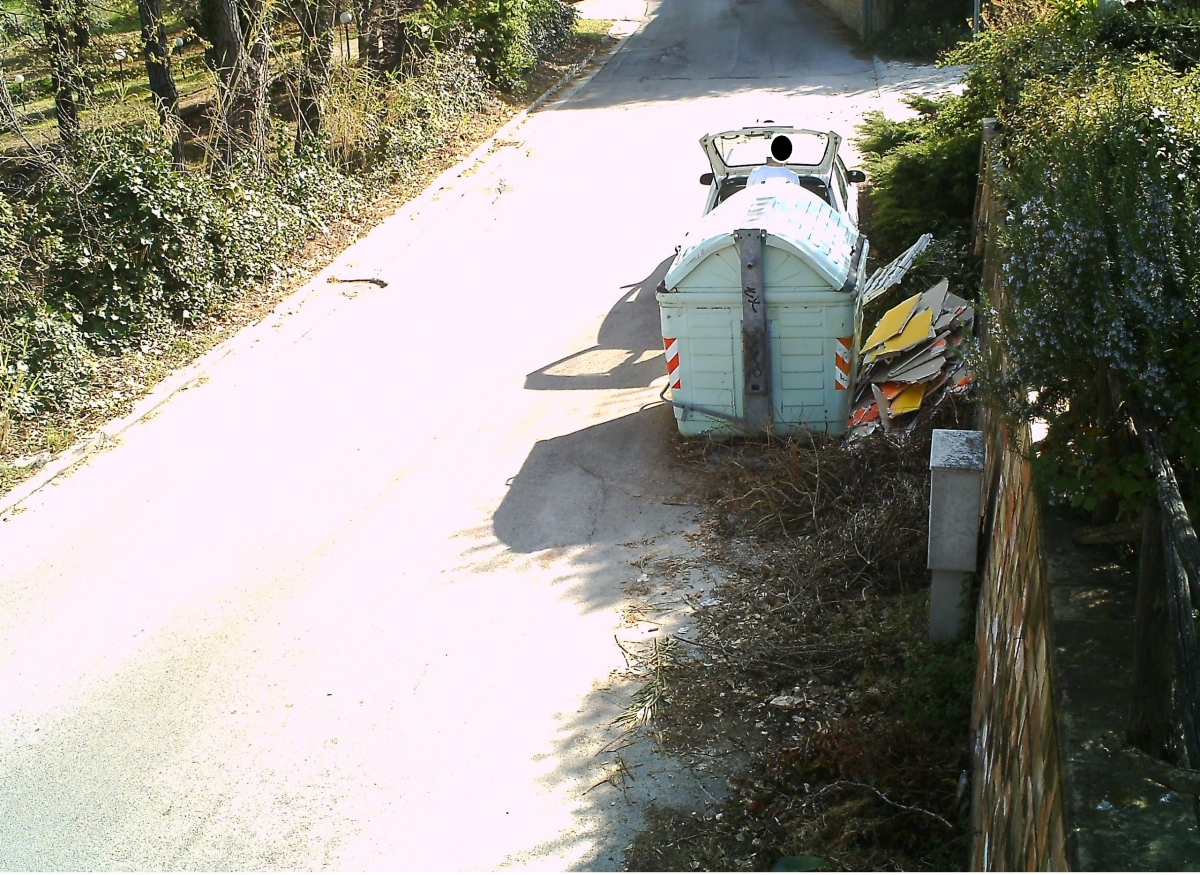 rifiuti-abbandonati.jpg