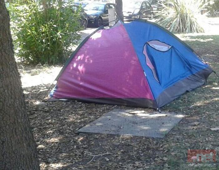 tenda-piazza-primo-maggio.jpg