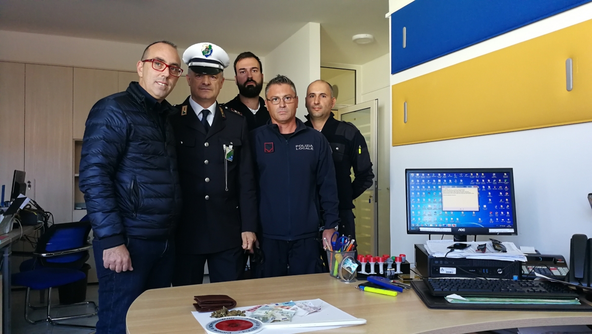 Arresto-nigeriano-vigili.jpg