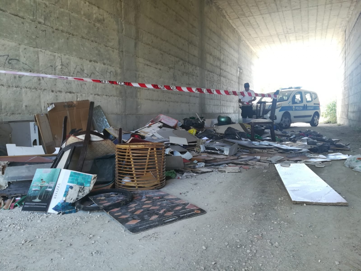 Discarica-via-Puccini_1.jpeg