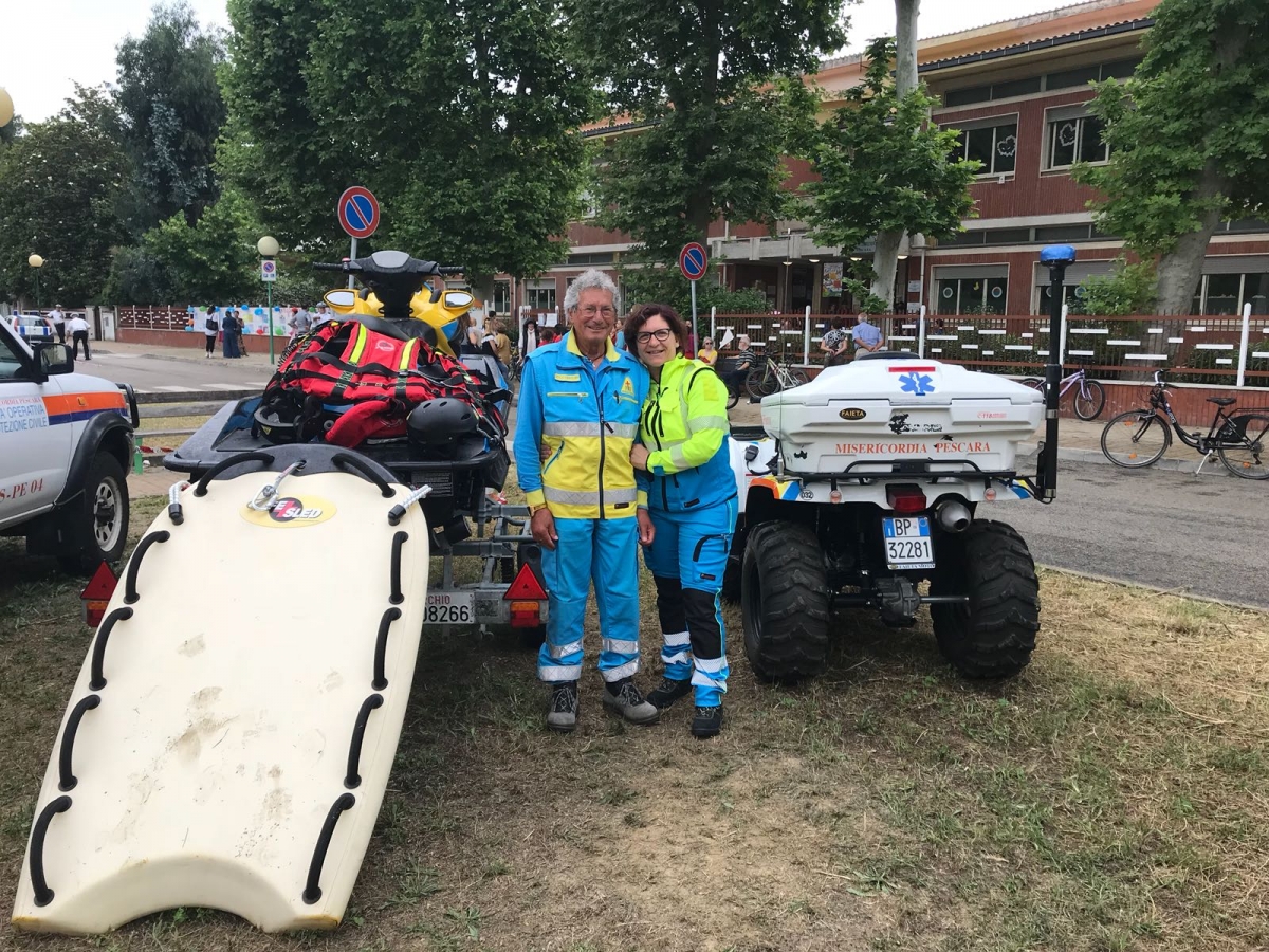 Foto-volontari-Misericordia-con-quad-e-moto-dacqua.jpg