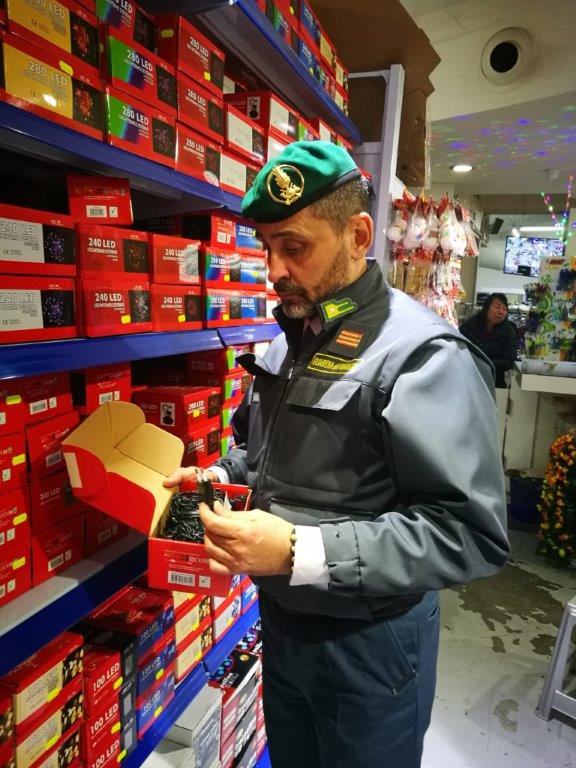 guardia-di-finanza-luci-illegali-natale.jpg