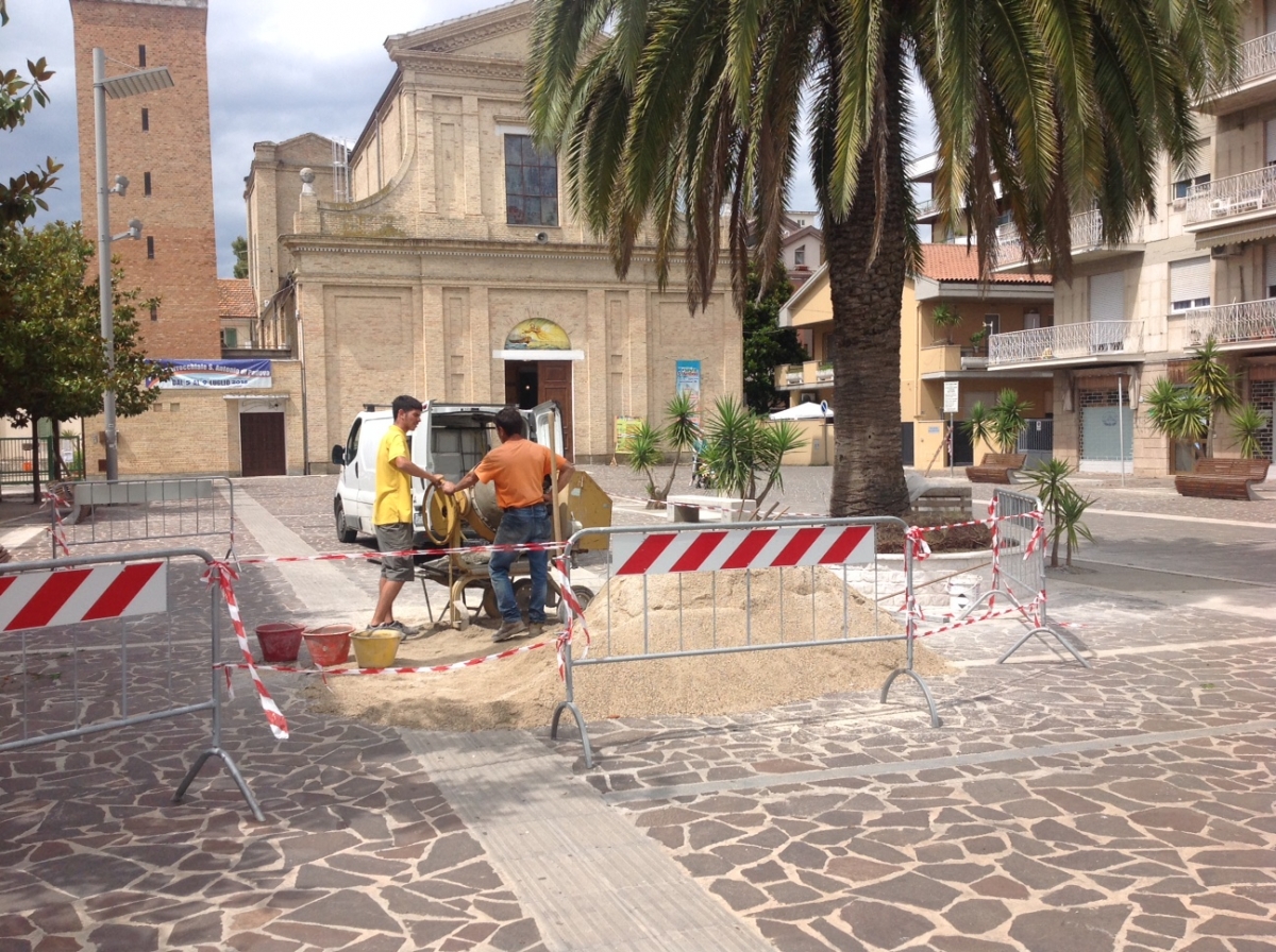lavori-piazza-marconi-montesilvano.JPG