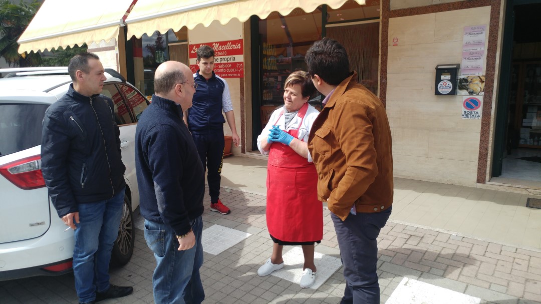 pista-ciclabile-via-tirino-protesta-commercianti-(3).jpg
