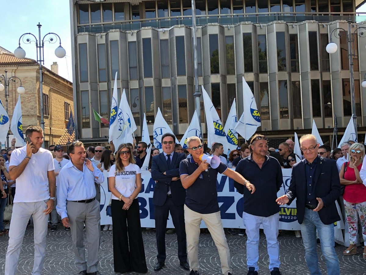 Sit-In-Piazza-Unione-1.jpg