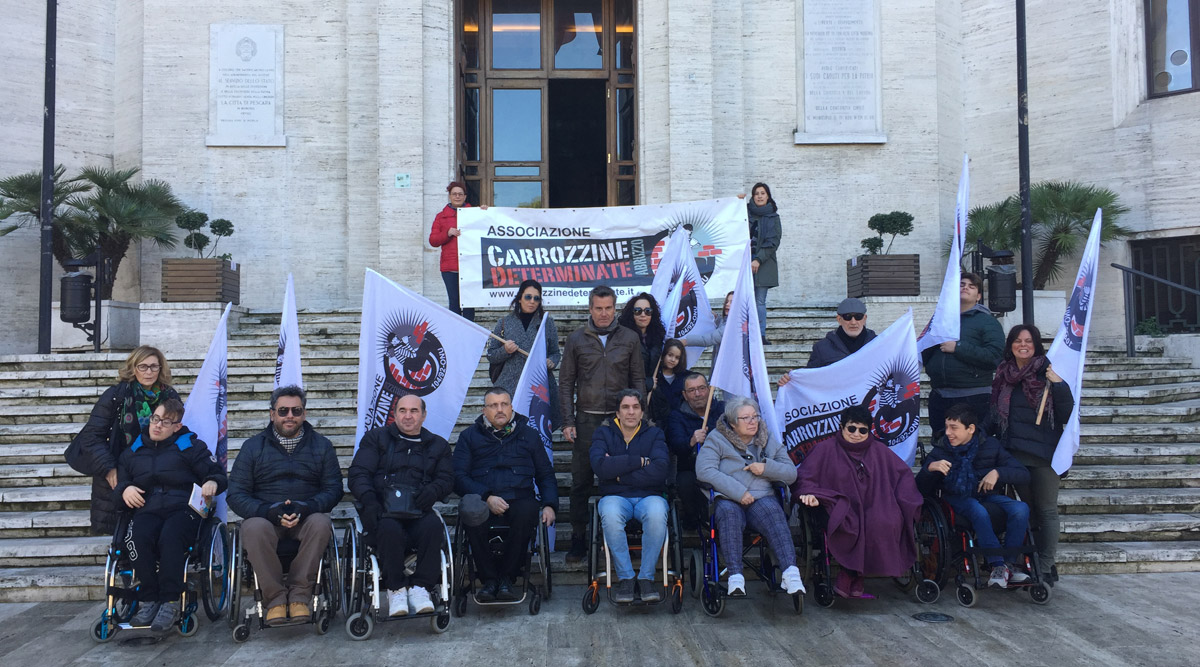 striscia-pescara-disabili-parcheggi.jpg