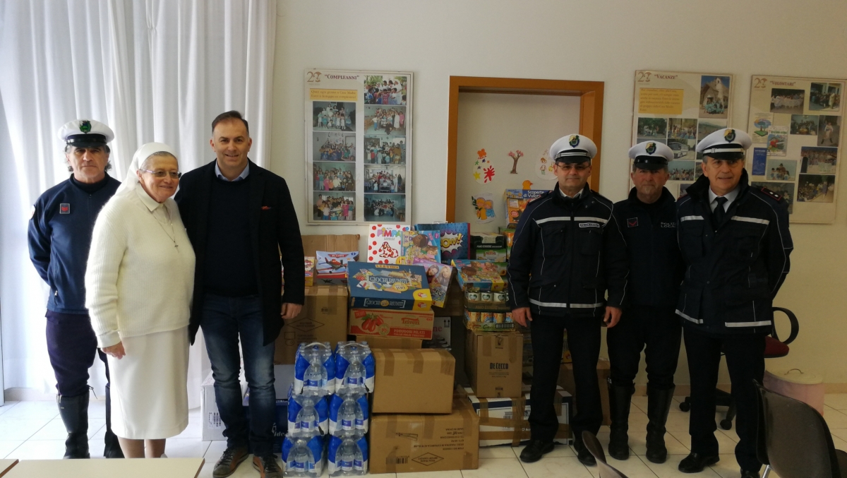 Consegna-beni-alimenti_2019.jpg