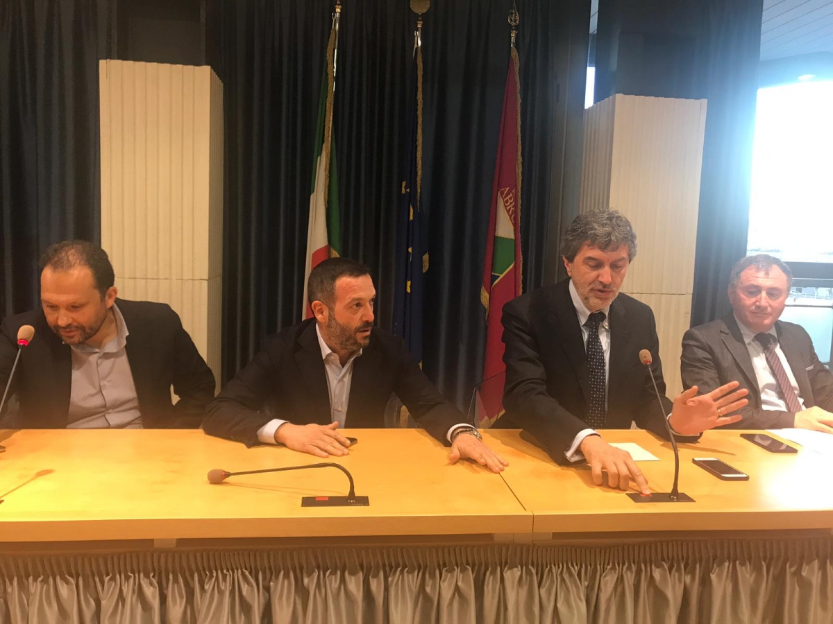 Foto-conferenza-stampa1.jpg