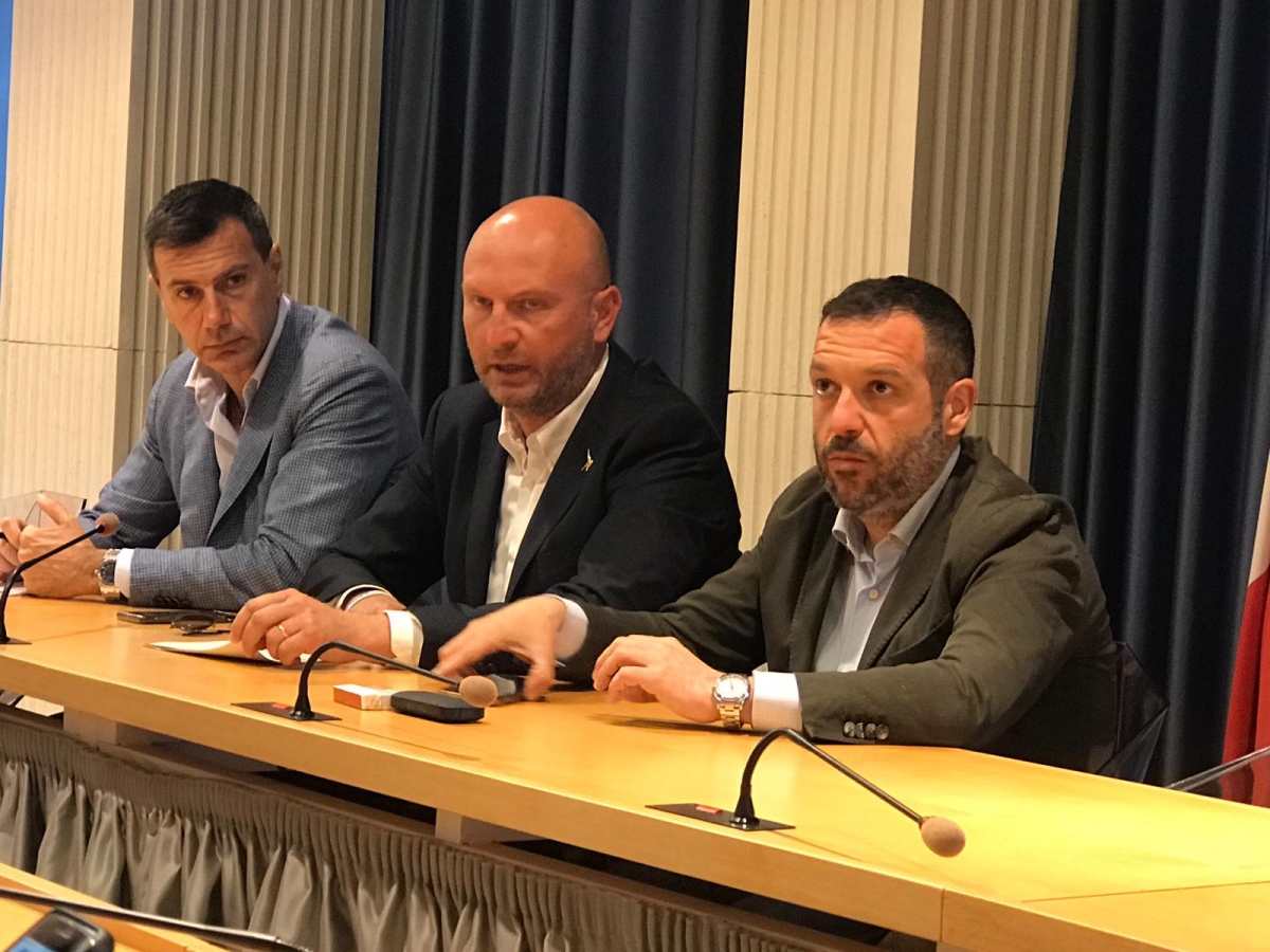 Foto-conferenza-stampa4-f6eb.jpg