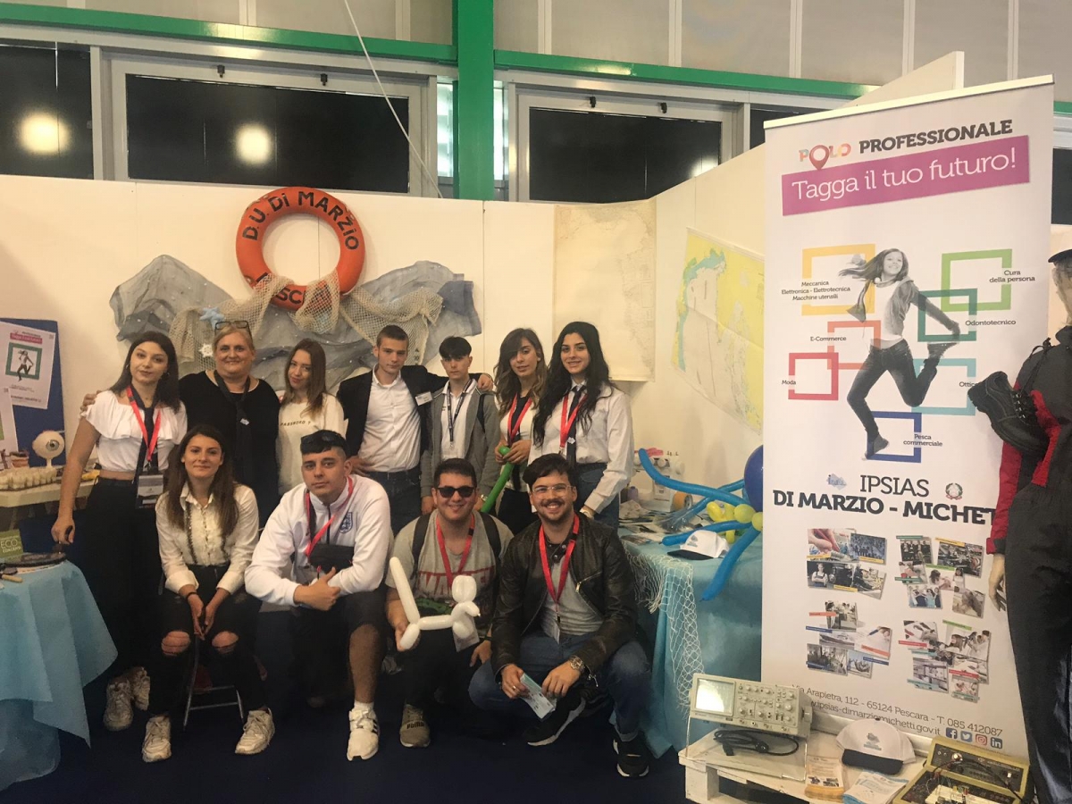 Foto-di-gruppo-studenti2.jpeg
