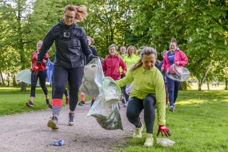 plogging-gruppe-in-koeln-trendsportart.jpg
