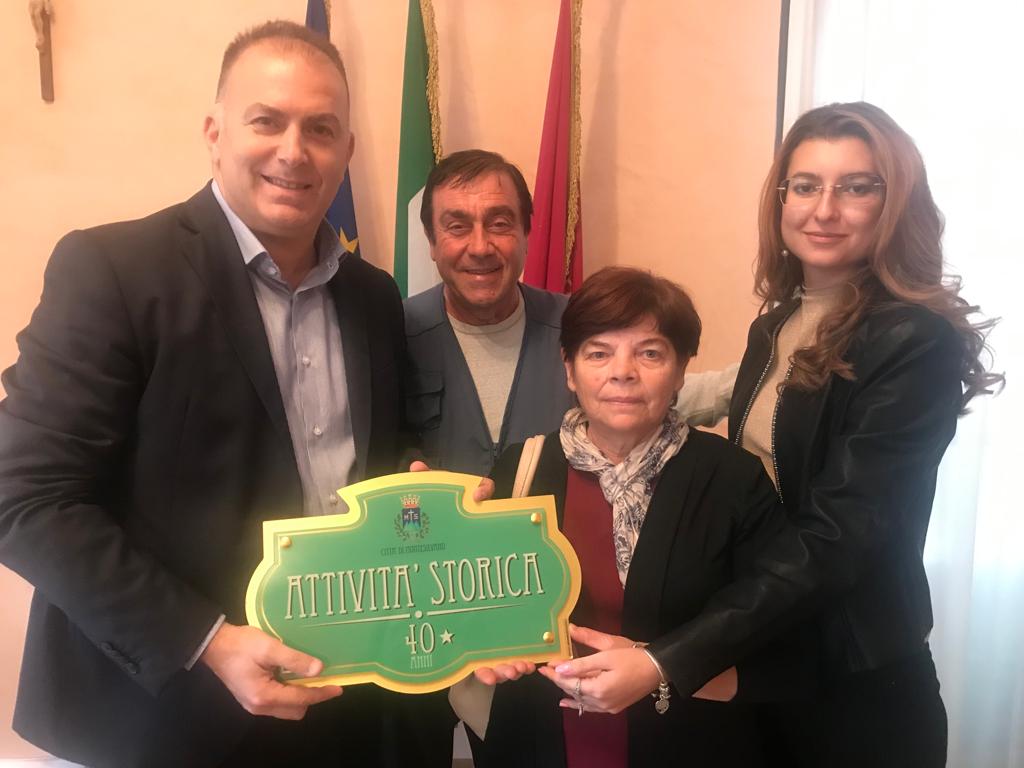 targa-storica-lavanderia-marisa-montesilvano.jpeg