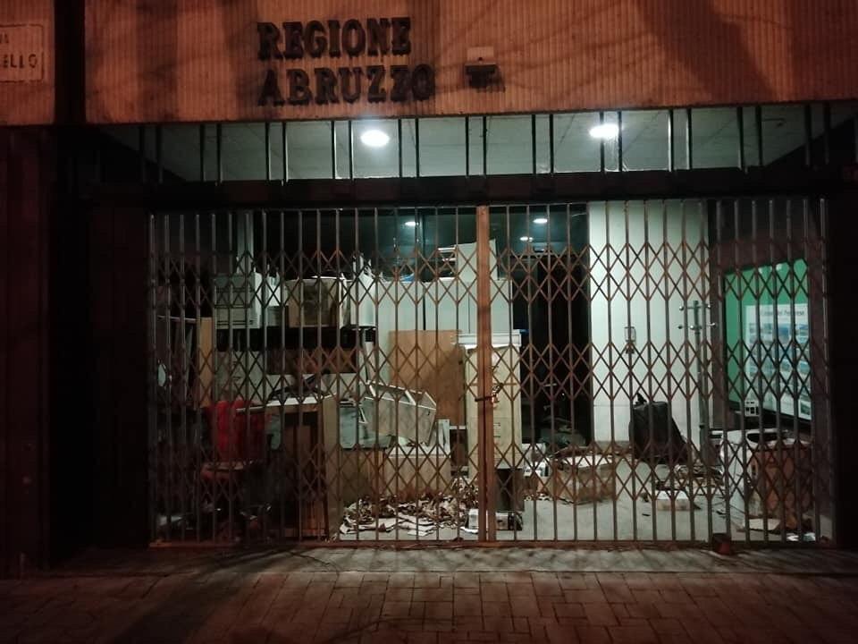 discarica-sede-Regione-Via-Raffaello.jpg