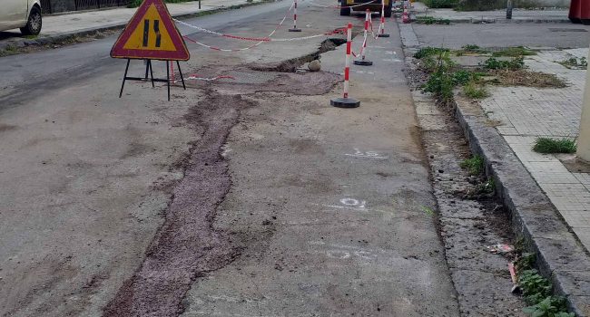 lavori-strada-fibra.jpg