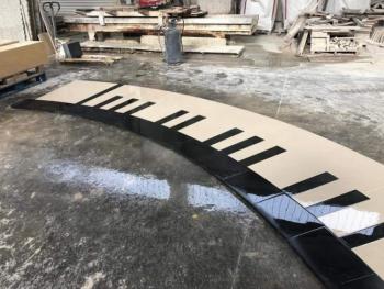 I mega tasti della fontana musicale di Piazza Salotto