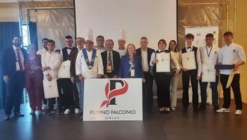 Foto-di-gruppo-vincitori-concorso-Falconio.jpg