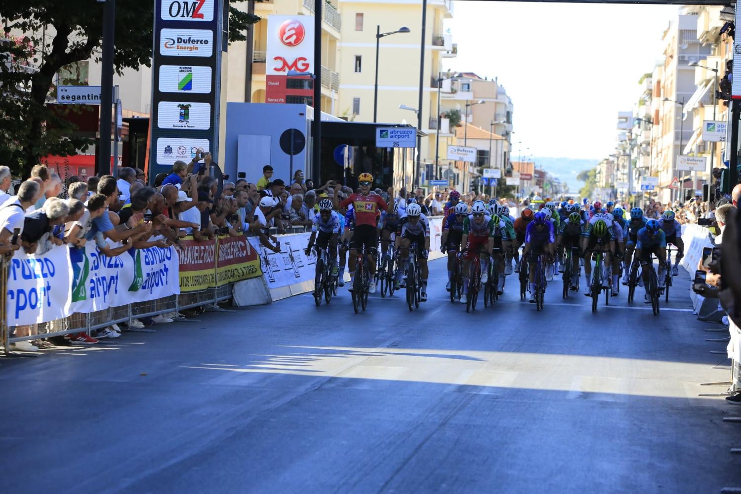 https://www.pescaranews.net/archivi/immagini/2026/T/Trofeo-Matteotti-13092026-arrivo-Loland.jpg